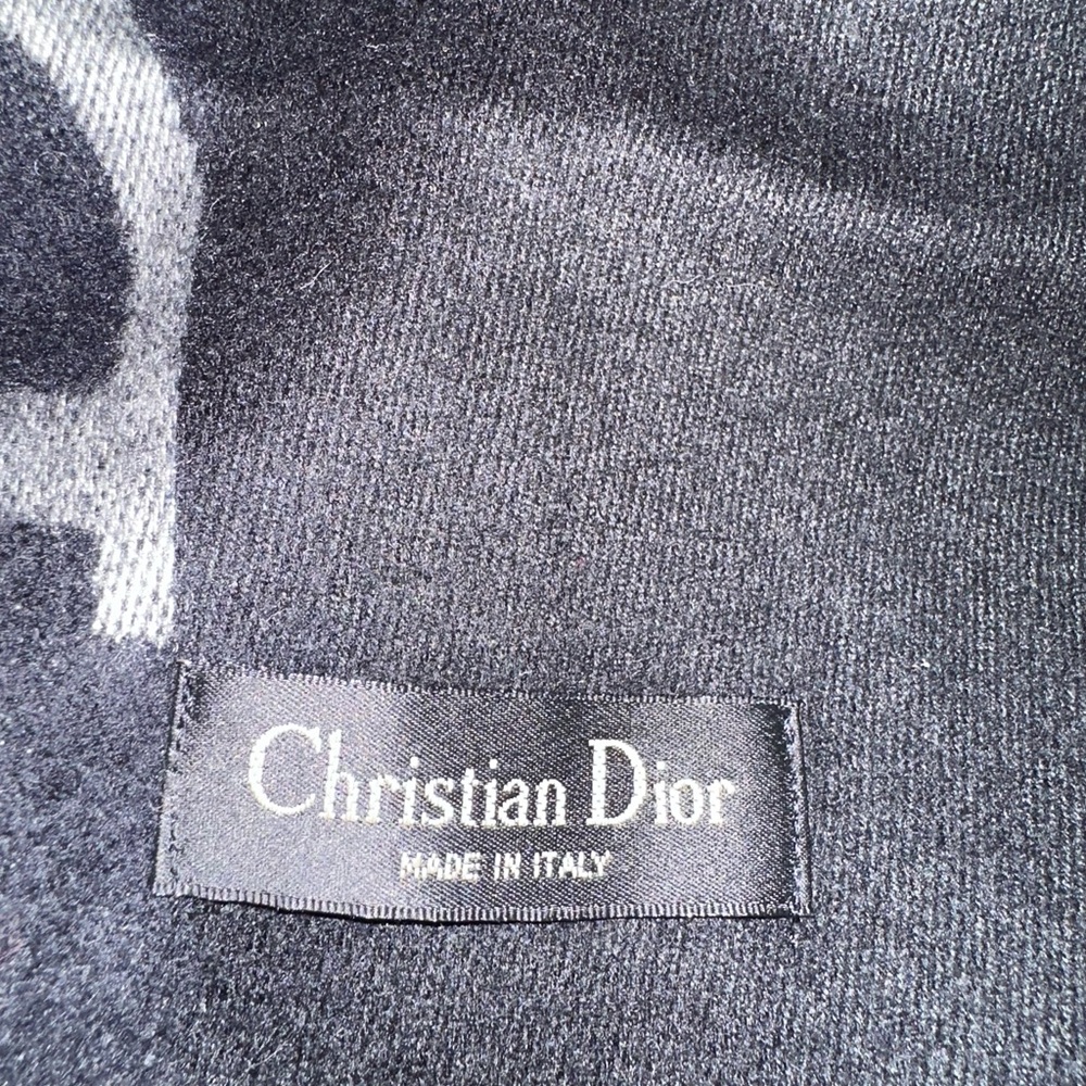 Dior Charcoal and Slate Wrap - Picture 2 of 2